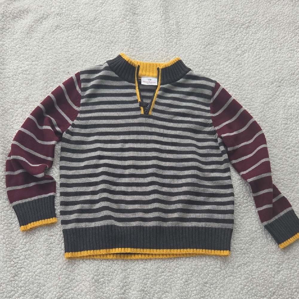 Hanna Andersson kids size 120 corresponds to a US size 6-7 boys sweater Sweater